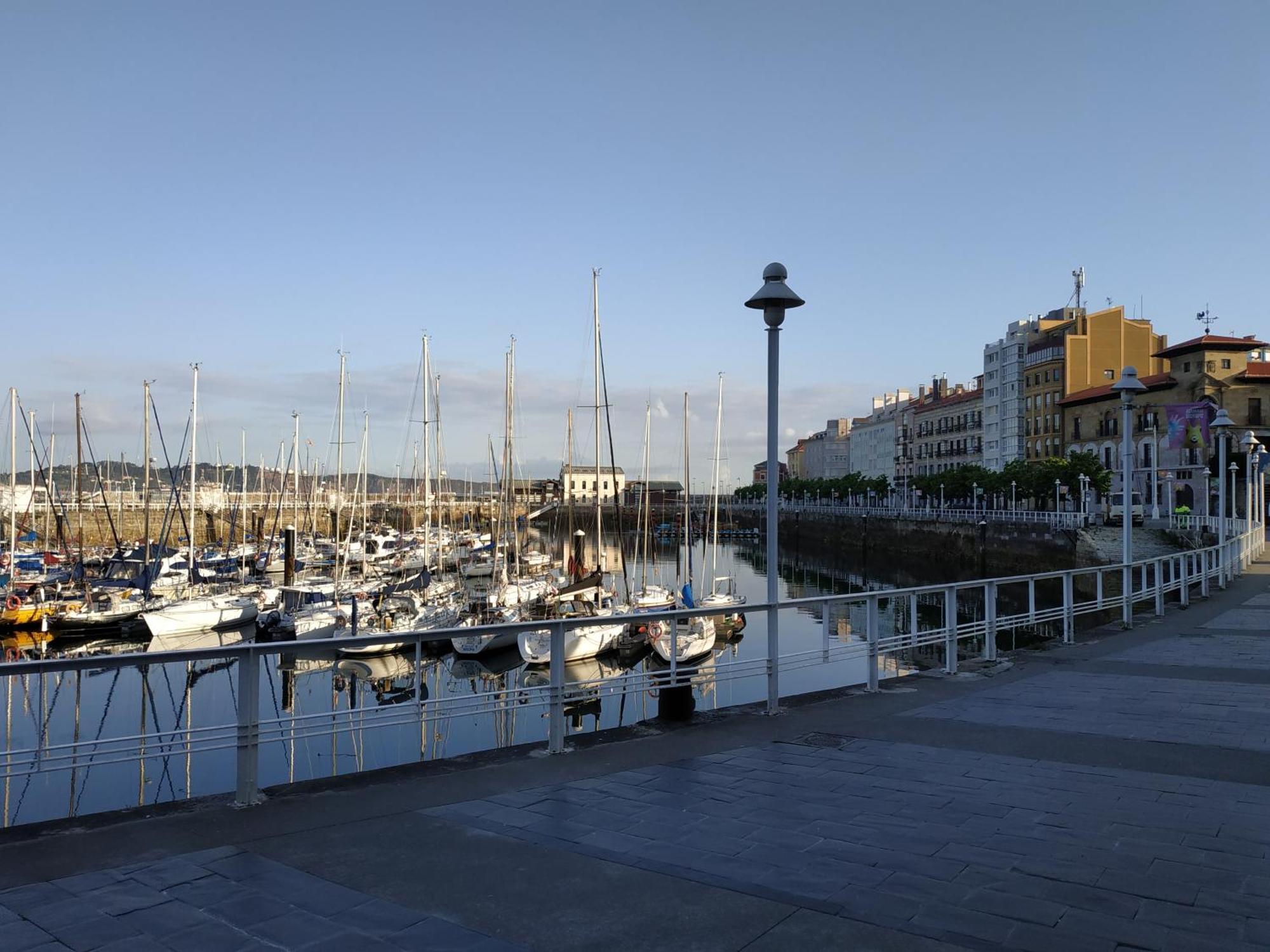 El Rincon Del Puerto Apartman Gijón Kültér fotó